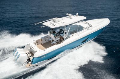 2021 Intrepid 409 Valor