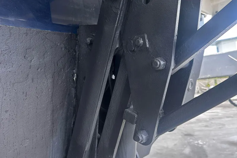 Beach House Yacht Photos Pics Close-up of 2010 Sea Ray 450 Sundancer boat's mechanical components and hull.