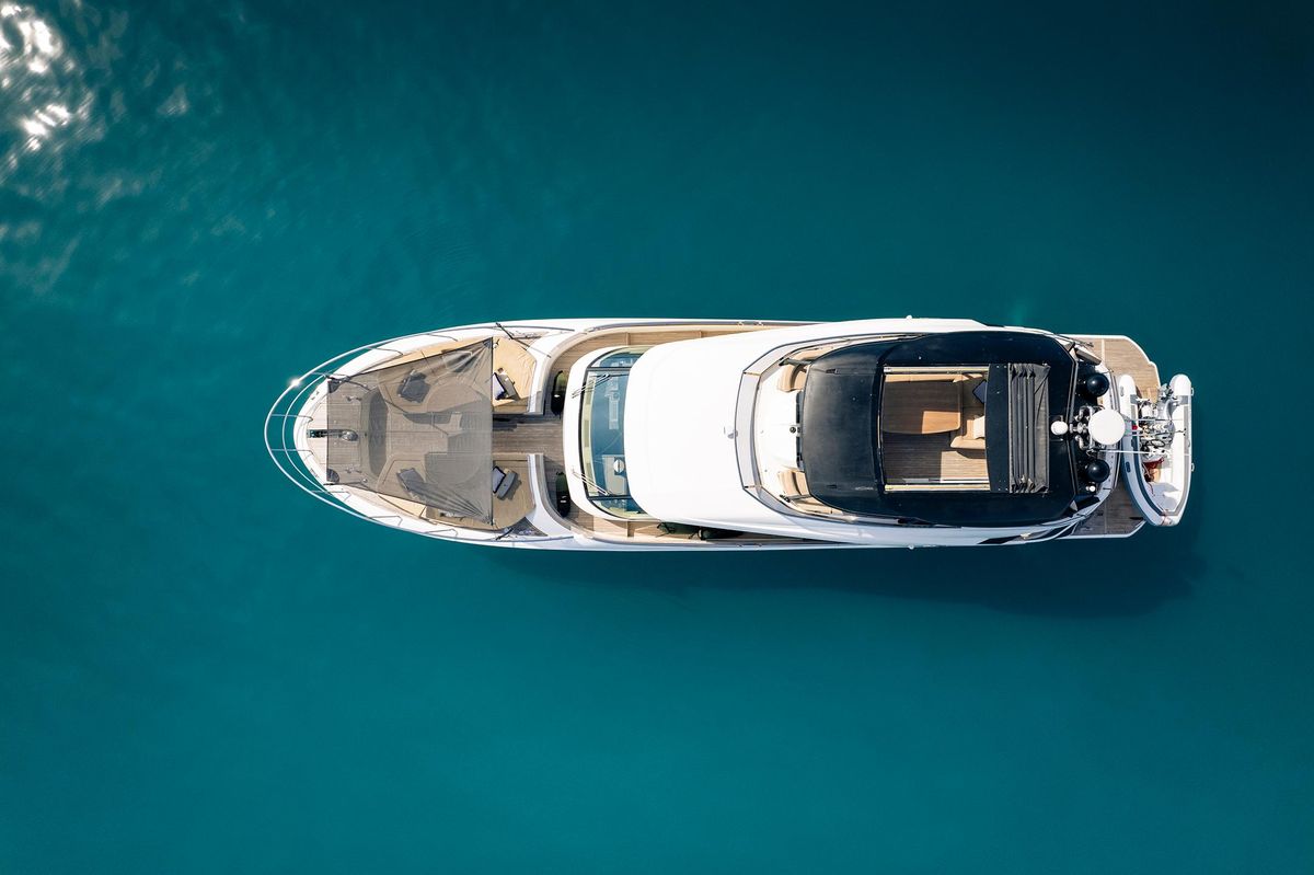 2016 Monte Carlo Yachts 69 