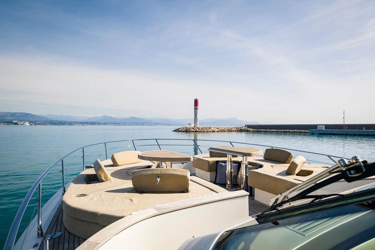 2016 Monte Carlo Yachts 69 