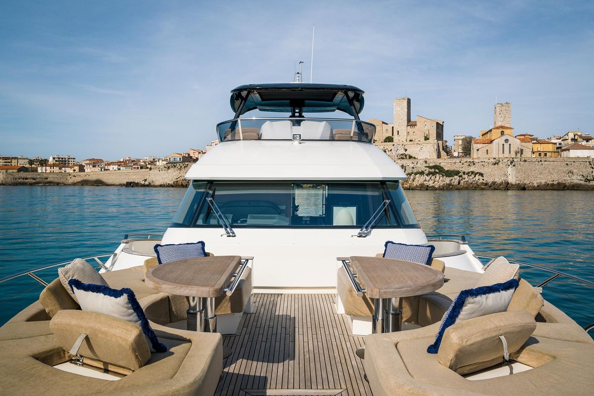 2016 Monte Carlo Yachts 69 
