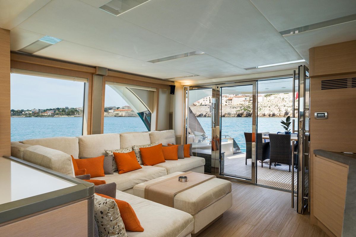 2016 Monte Carlo Yachts 69 