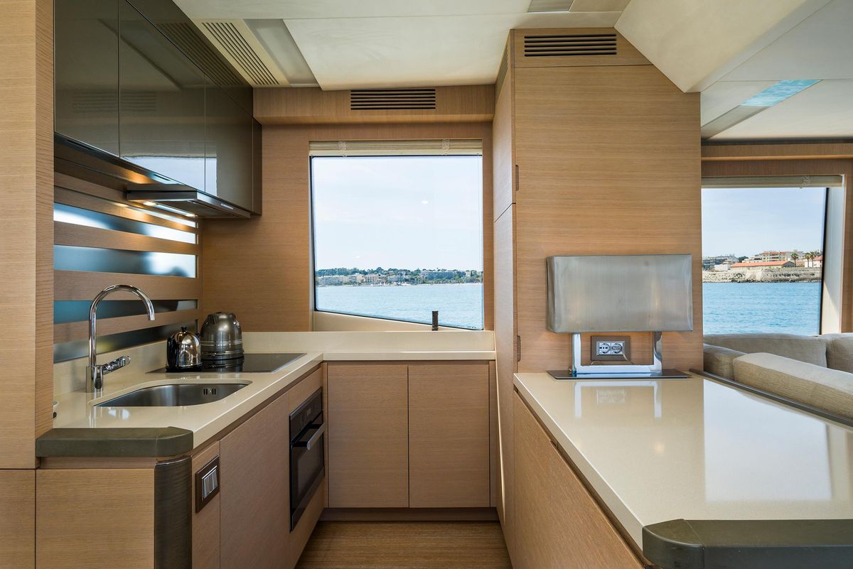 2016 Monte Carlo Yachts 69 