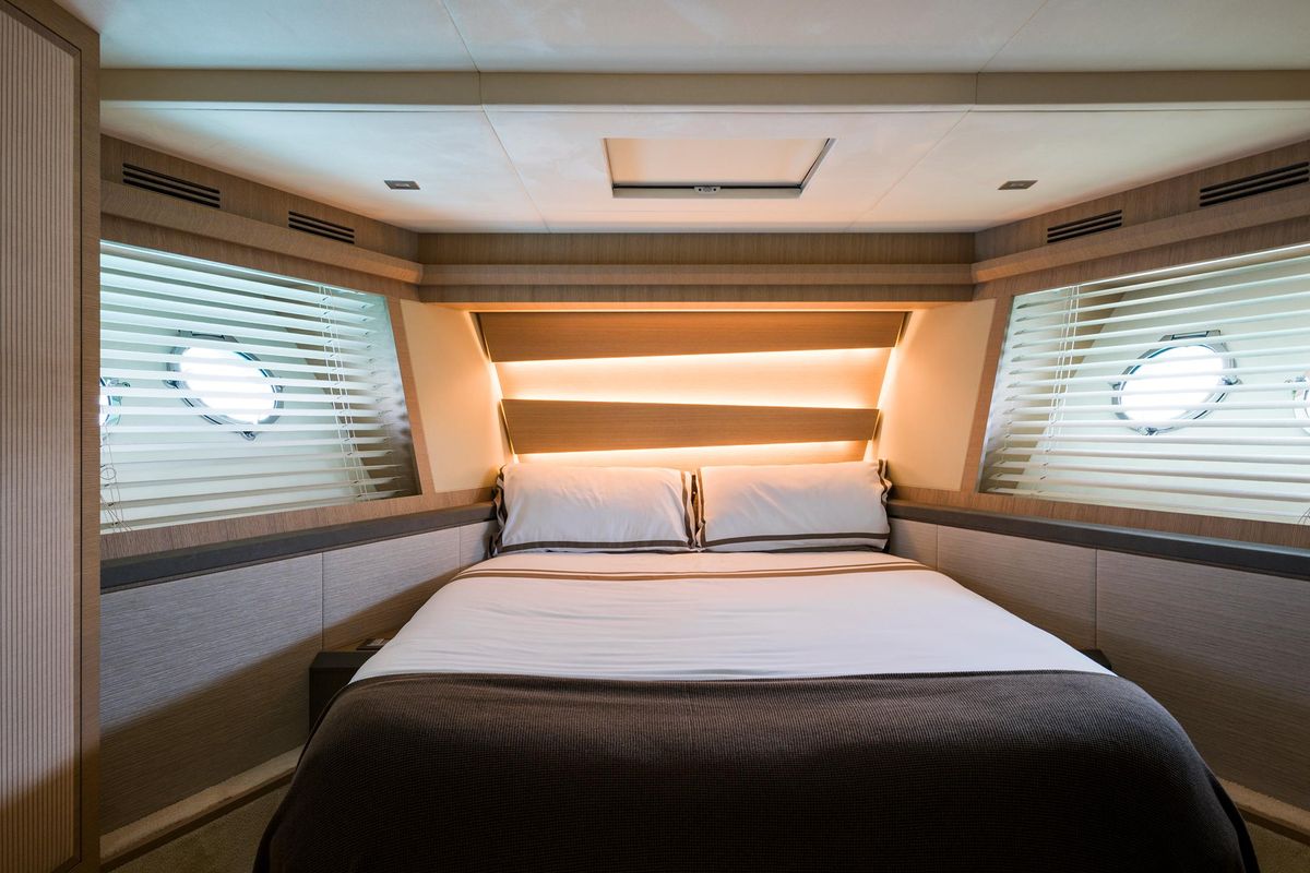2016 Monte Carlo Yachts 69 