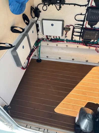  Yacht Photos Pics Yellowfin Boats, Contender Boats, SeaVee Boats, Regulator Boats, SeaHunter Boats, Invincible Boats, Pair Marine, Southport, REV Yacht Sales