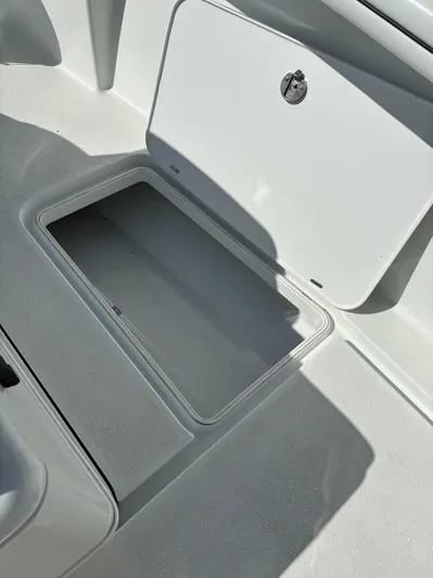  Yacht Photos Pics Yellowfin Boats, Contender Boats, SeaVee Boats, Regulator Boats, SeaHunter Boats, Invincible Boats, Pair Marine, Southport, REV Yacht Sales