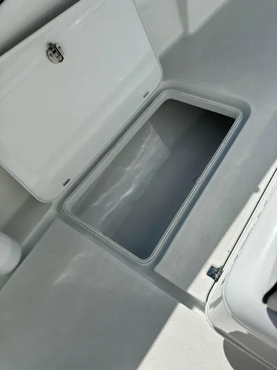  Yacht Photos Pics Yellowfin Boats, Contender Boats, SeaVee Boats, Regulator Boats, SeaHunter Boats, Invincible Boats, Pair Marine, Southport, REV Yacht Sales