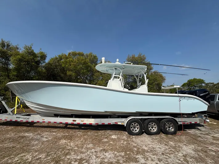  Yacht Photos Pics Yellowfin Boats, Contender Boats, SeaVee Boats, Regulator Boats, SeaHunter Boats, Invincible Boats, Pair Marine, Southport, REV Yacht Sales
