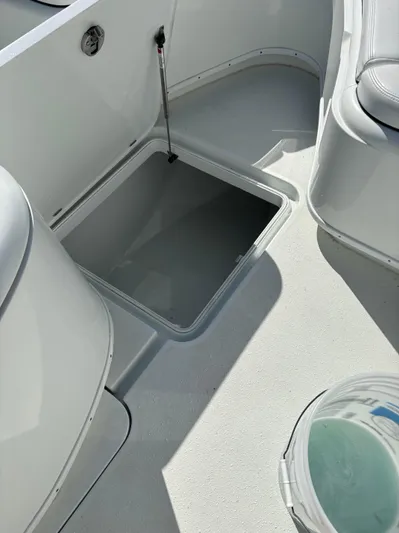  Yacht Photos Pics Yellowfin Boats, Contender Boats, SeaVee Boats, Regulator Boats, SeaHunter Boats, Invincible Boats, Pair Marine, Southport, REV Yacht Sales