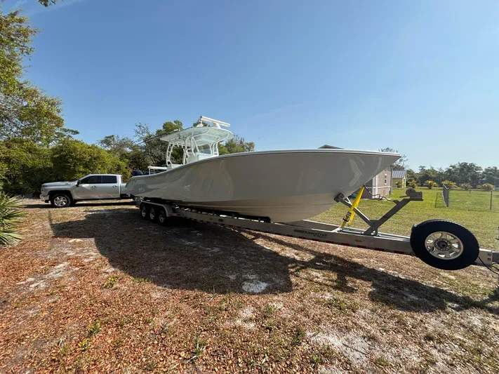  Yacht Photos Pics Yellowfin Boats, Contender Boats, SeaVee Boats, Regulator Boats, SeaHunter Boats, Invincible Boats, Pair Marine, Southport, REV Yacht Sales