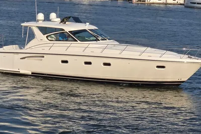 Tiara Yachts 5200 Sovran