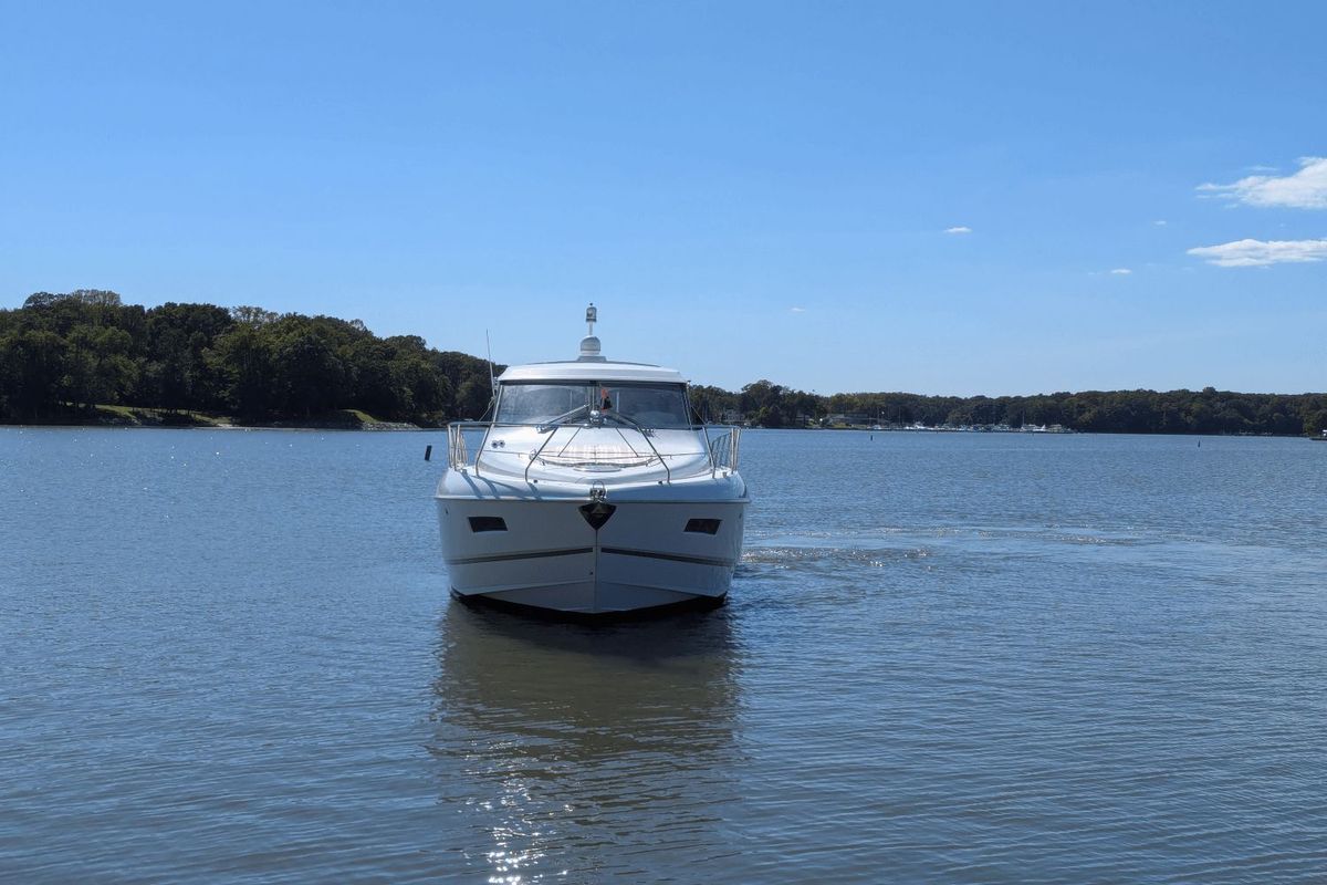 2013 Cruisers Yachts 48 
