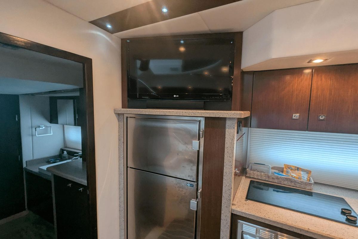 2013 Cruisers Yachts 48 