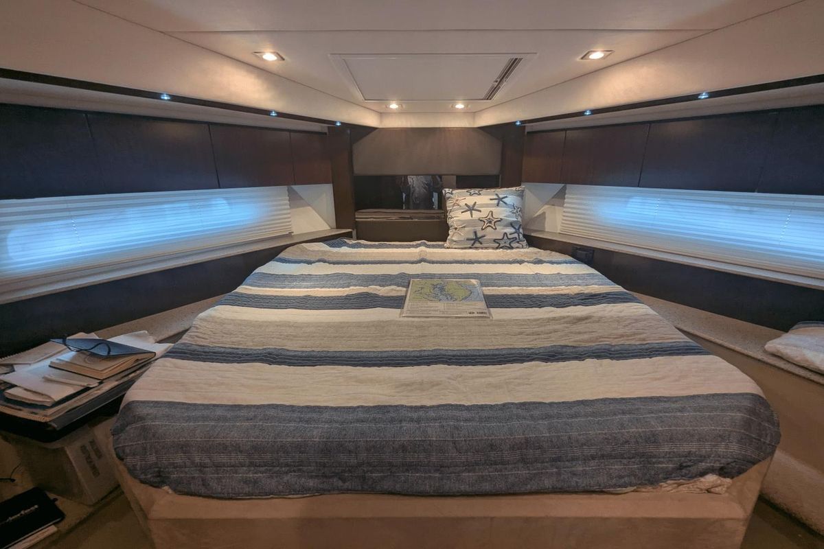 2013 Cruisers Yachts 48 