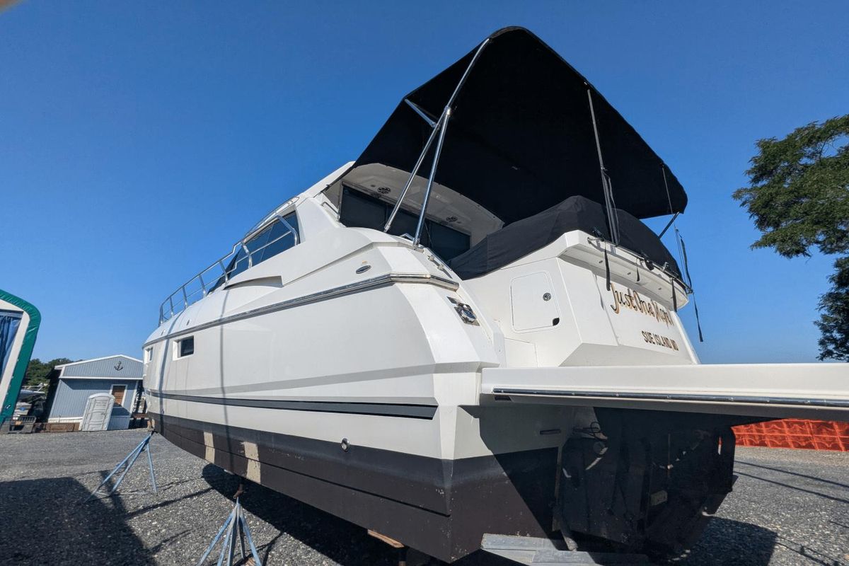 2013 Cruisers Yachts 48 