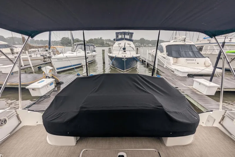 Just One More V Yacht Photos Pics 