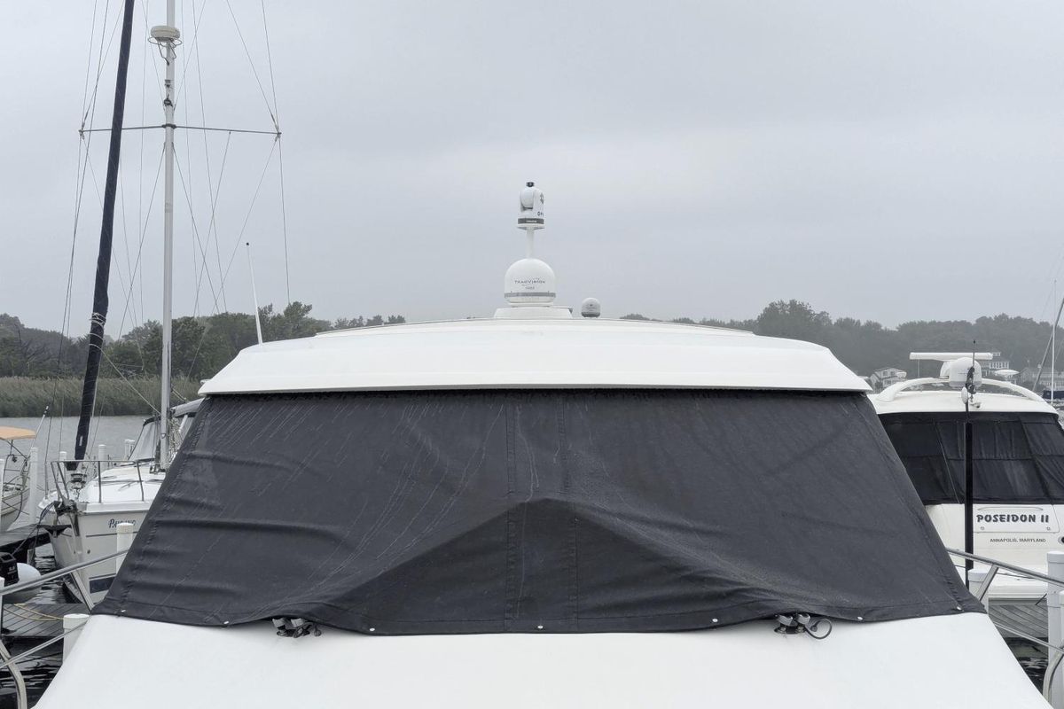2013 Cruisers Yachts 48 