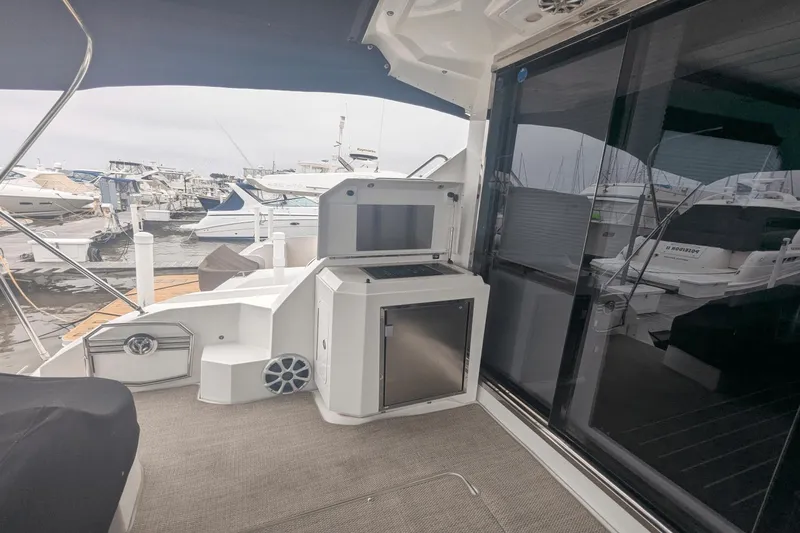 Just One More V Yacht Photos Pics 