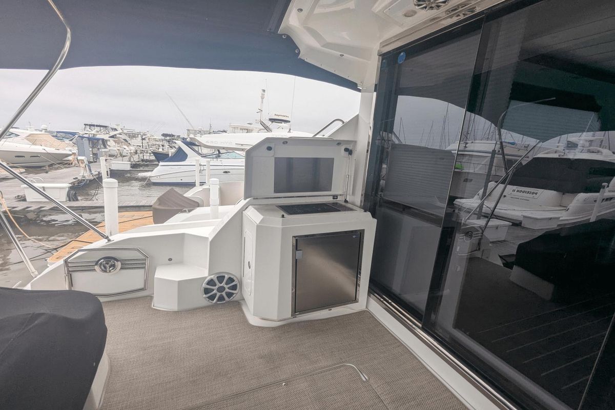 2013 Cruisers Yachts 48 
