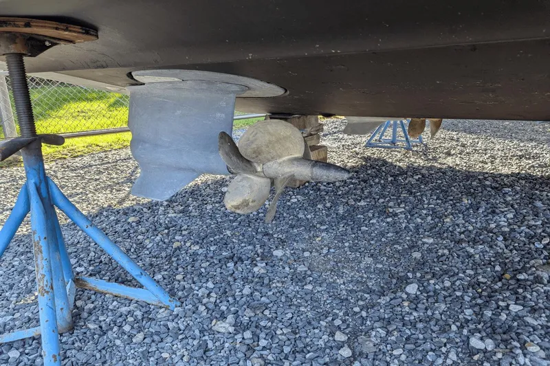 Just One More V Yacht Photos Pics 