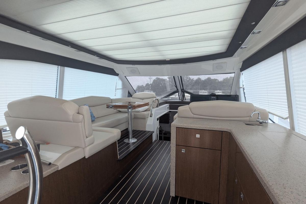 2013 Cruisers Yachts 48 
