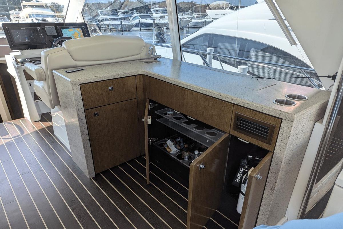 2013 Cruisers Yachts 48 