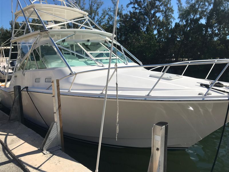 2004 Cabo 35 Express