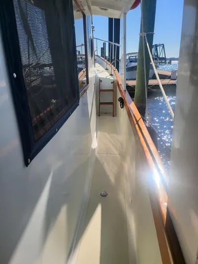 Nancy Lee Yacht Photos Pics Starboard Side Deck