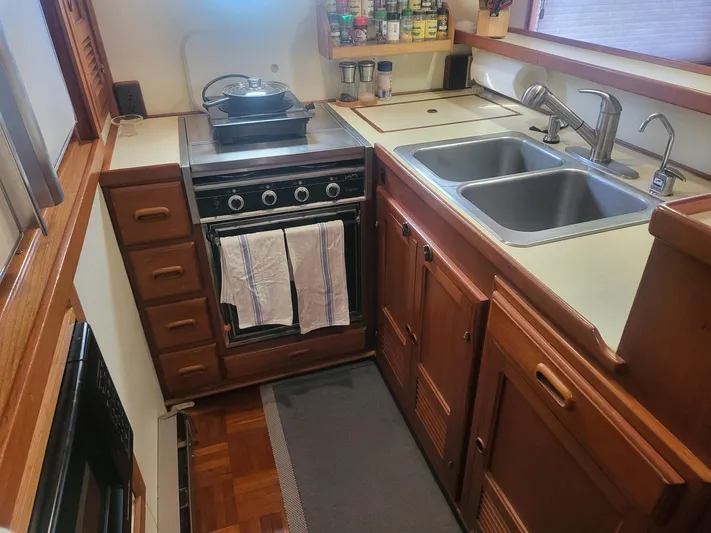 Nancy Lee Yacht Photos Pics 