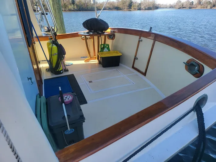 Nancy Lee Yacht Photos Pics 