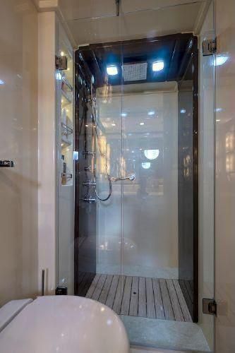 2011 Azimut 70 