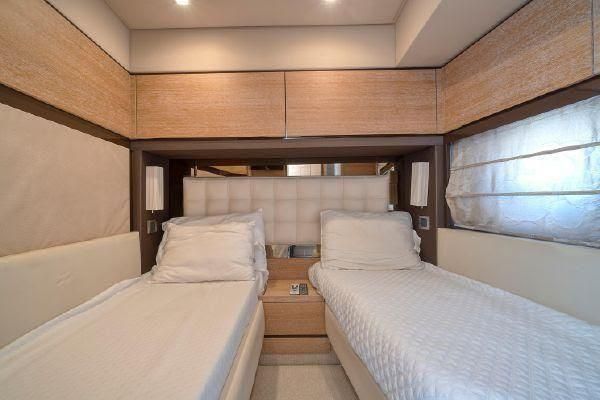 2011 Azimut 70 