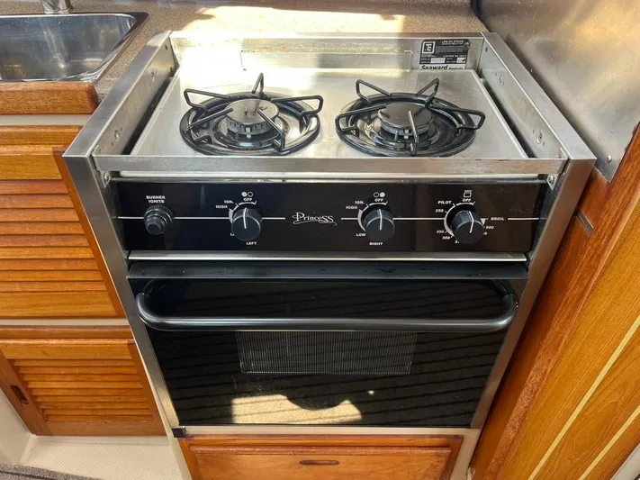 Ben Yacht Photos Pics Stainless steel stove and oven in 2011 Ranger Tugs R-27 boat kitchen.