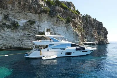 Azimut 80
