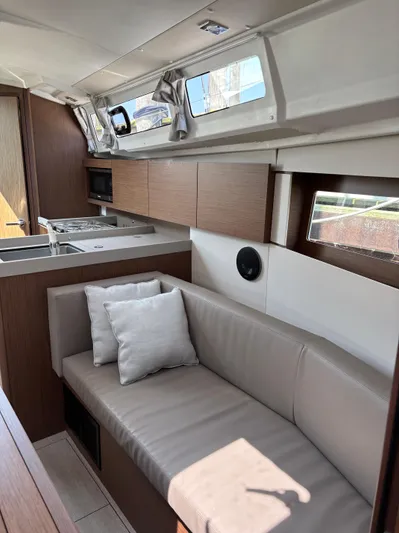 Aveyron Yacht Photos Pics 