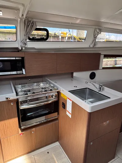 Aveyron Yacht Photos Pics 