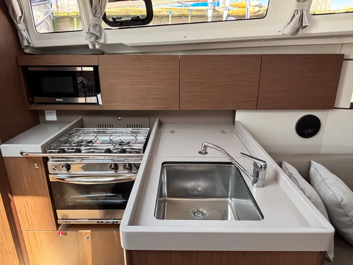 Aveyron Yacht Photos Pics 