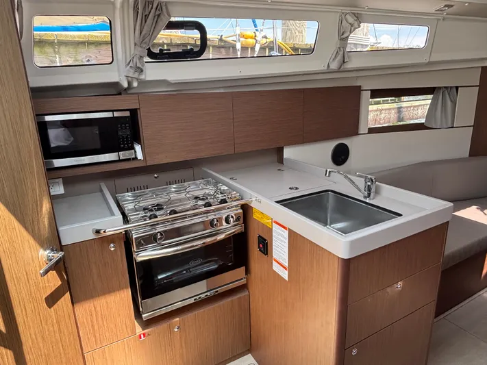 Aveyron Yacht Photos Pics 