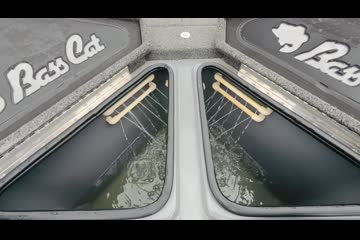 Bass Cat Jaguar STS video