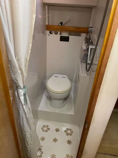 Molly Starr Yacht Photos Pics 