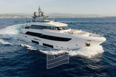 2024 Custom Line Navetta 33