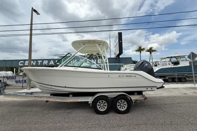 Cobia 240 DC