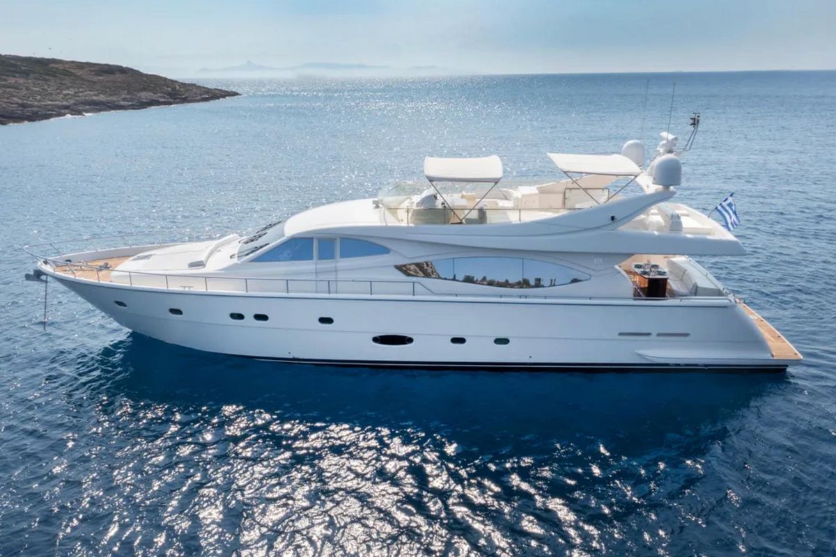 2003 Ferretti Yachts 76 