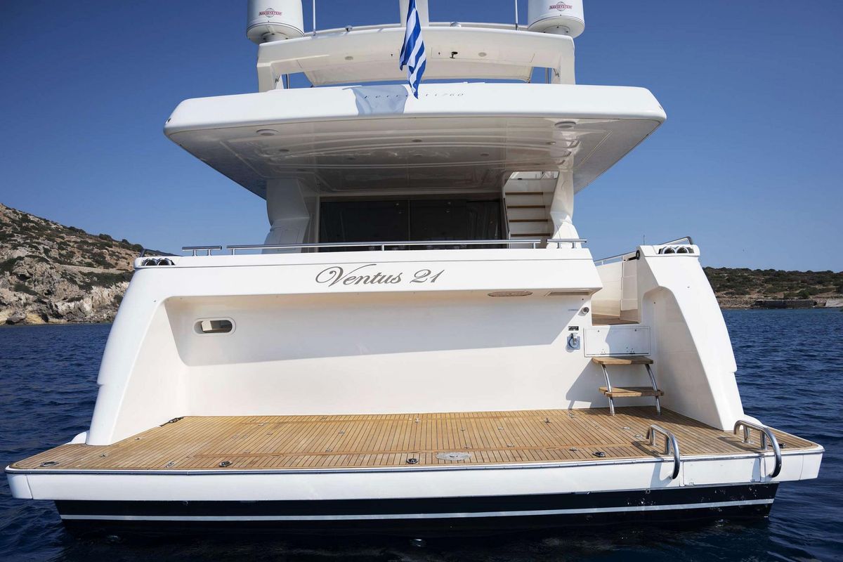 2003 Ferretti Yachts 76 