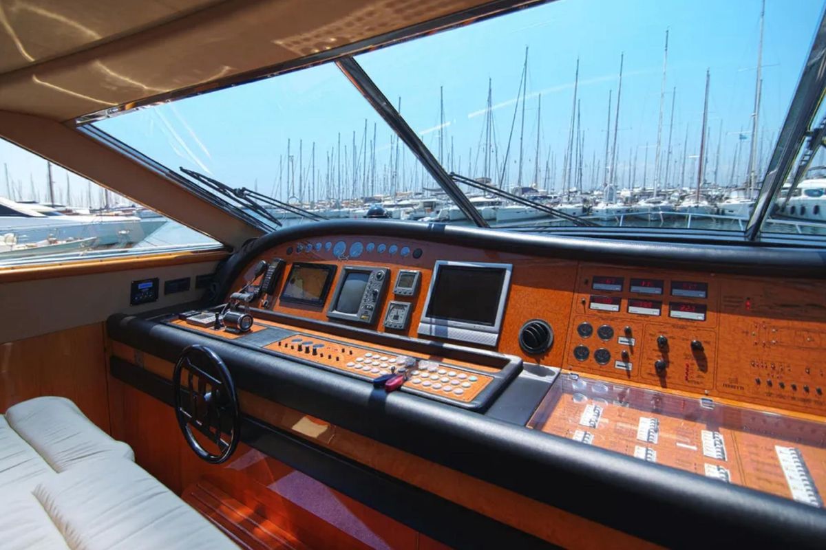 2003 Ferretti Yachts 76 