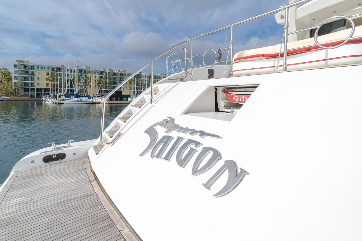 2004 Mangusta 105 