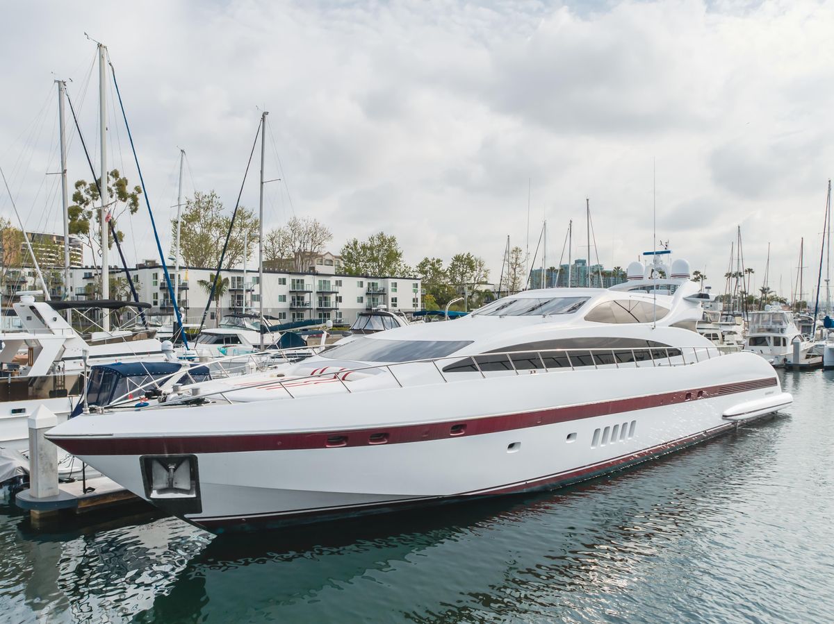 2004 Mangusta 105 