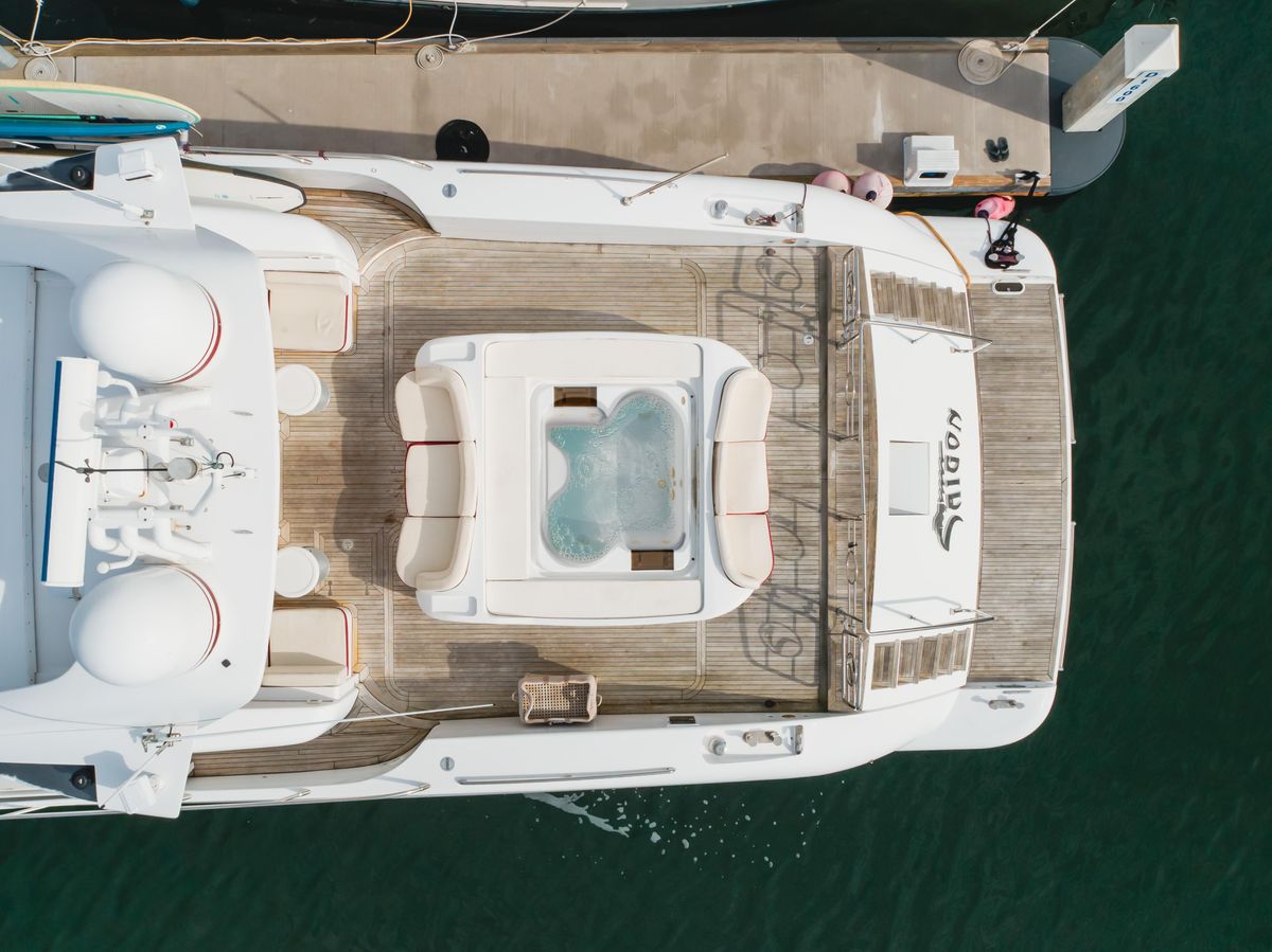 2004 Mangusta 105 