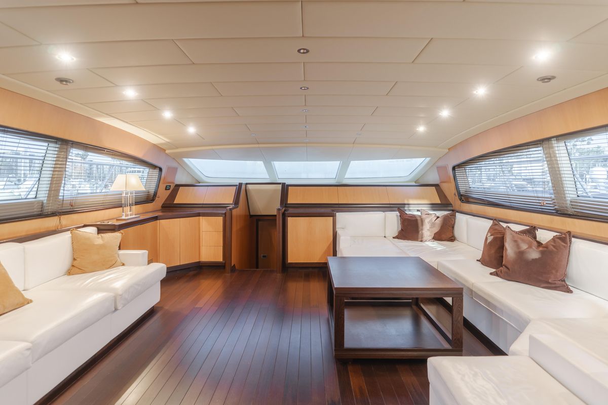 2004 Mangusta 105 