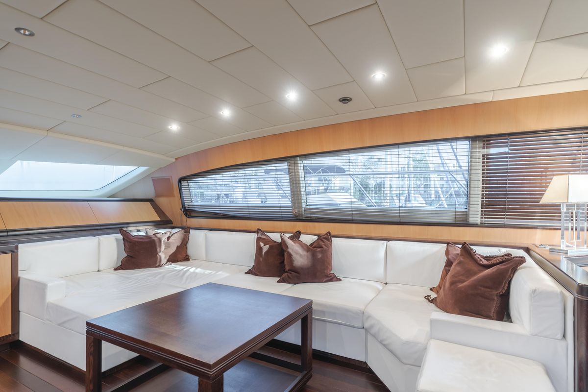 2004 Mangusta 105 